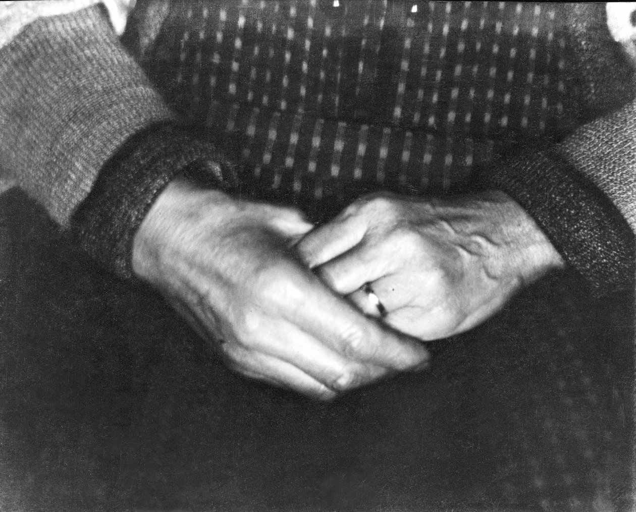 Assunta Modottin kädet, San Francisco, 1923 tekijältä Tina Modotti