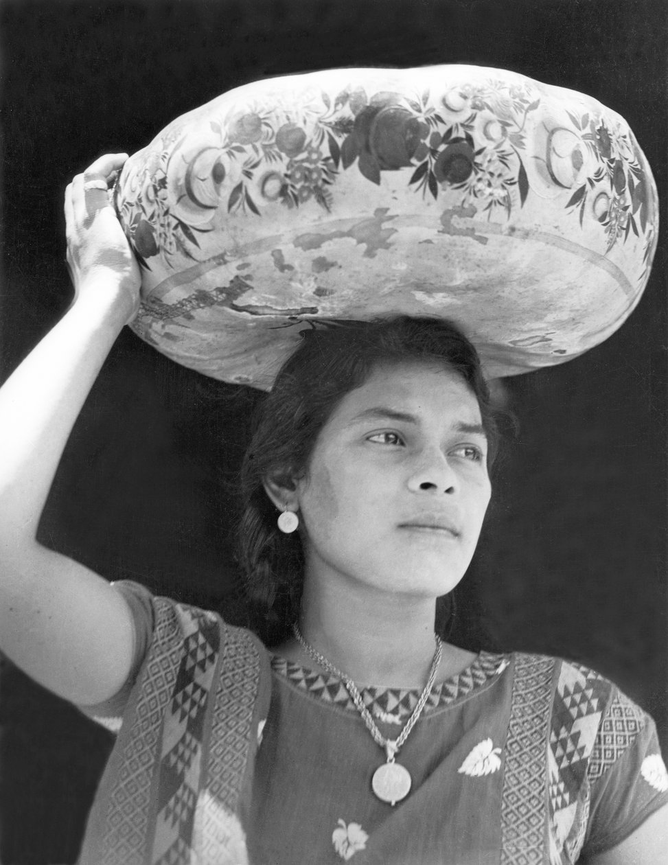 Nainen Tehuantepecissä, Meksikossa, 1929 tekijältä Tina Modotti