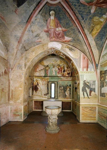 Kastekappelin sisustus freskolla, joka kuvaa kohtauksia Pyhän Johanneksen elämästä, kirjoittanut Tommaso Masolino da Panicale (1383-n. 1447) tekijältä Tommaso Masolino da Panicale