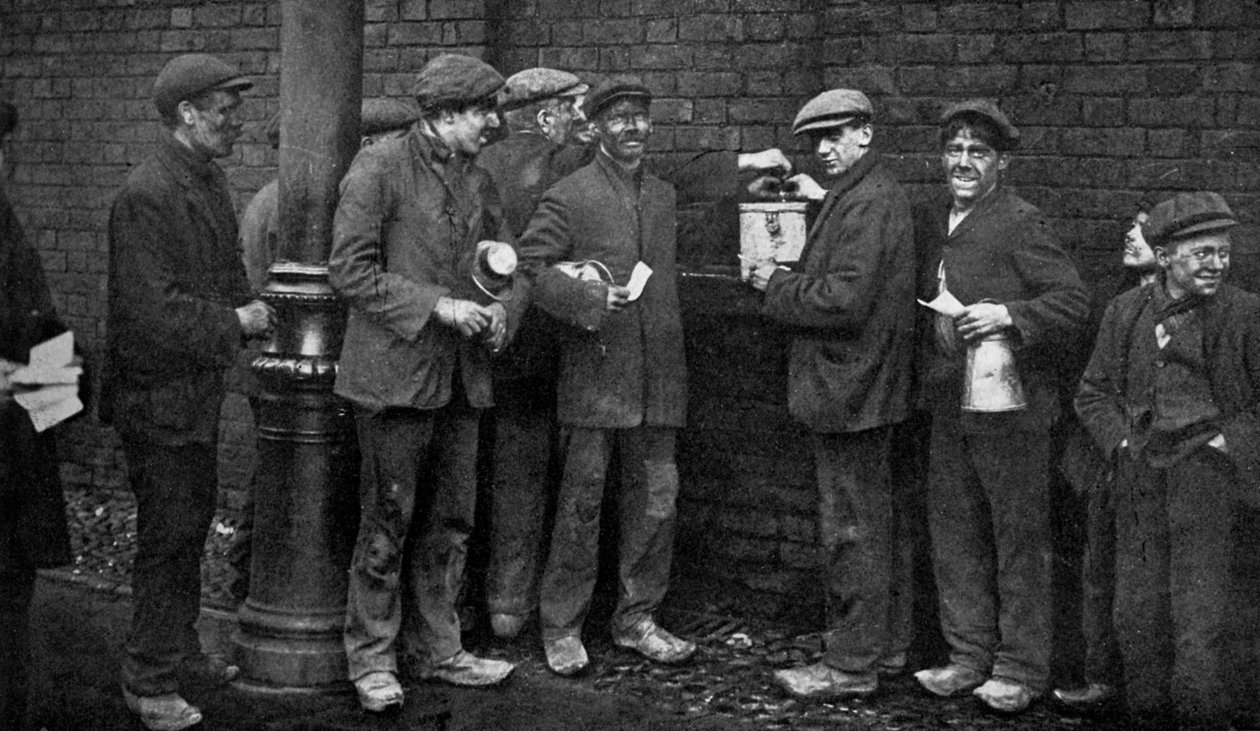 Äänestys hiililakon puolesta, Wheatsheaf Colliery, Pendlebury, tammikuu 1912, c1920 tekijältä Topical Press Agency