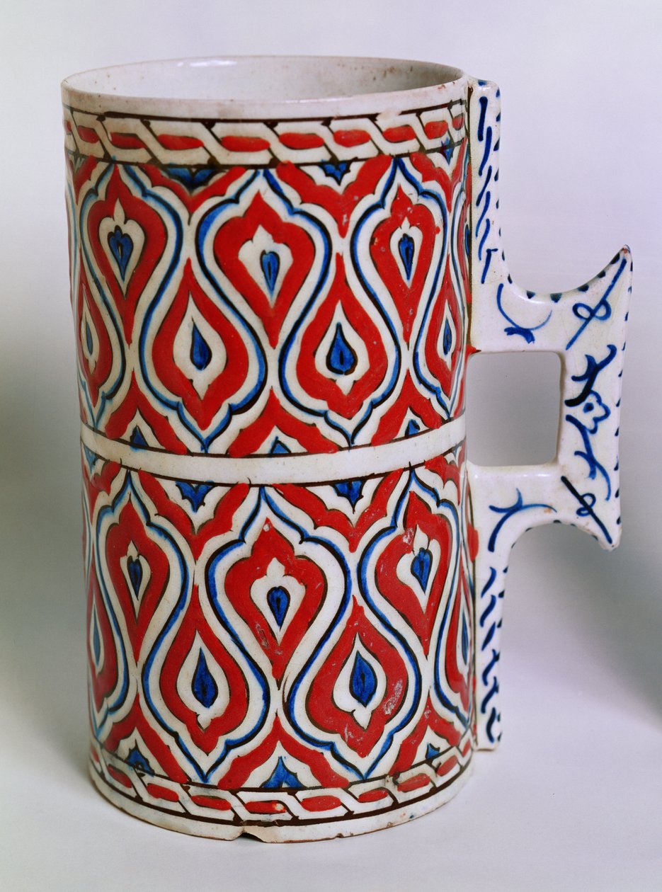 Tankard Iznikistä, Turkista, 1500-luvun lopulla (keramiikka) tekijältä Turkish School