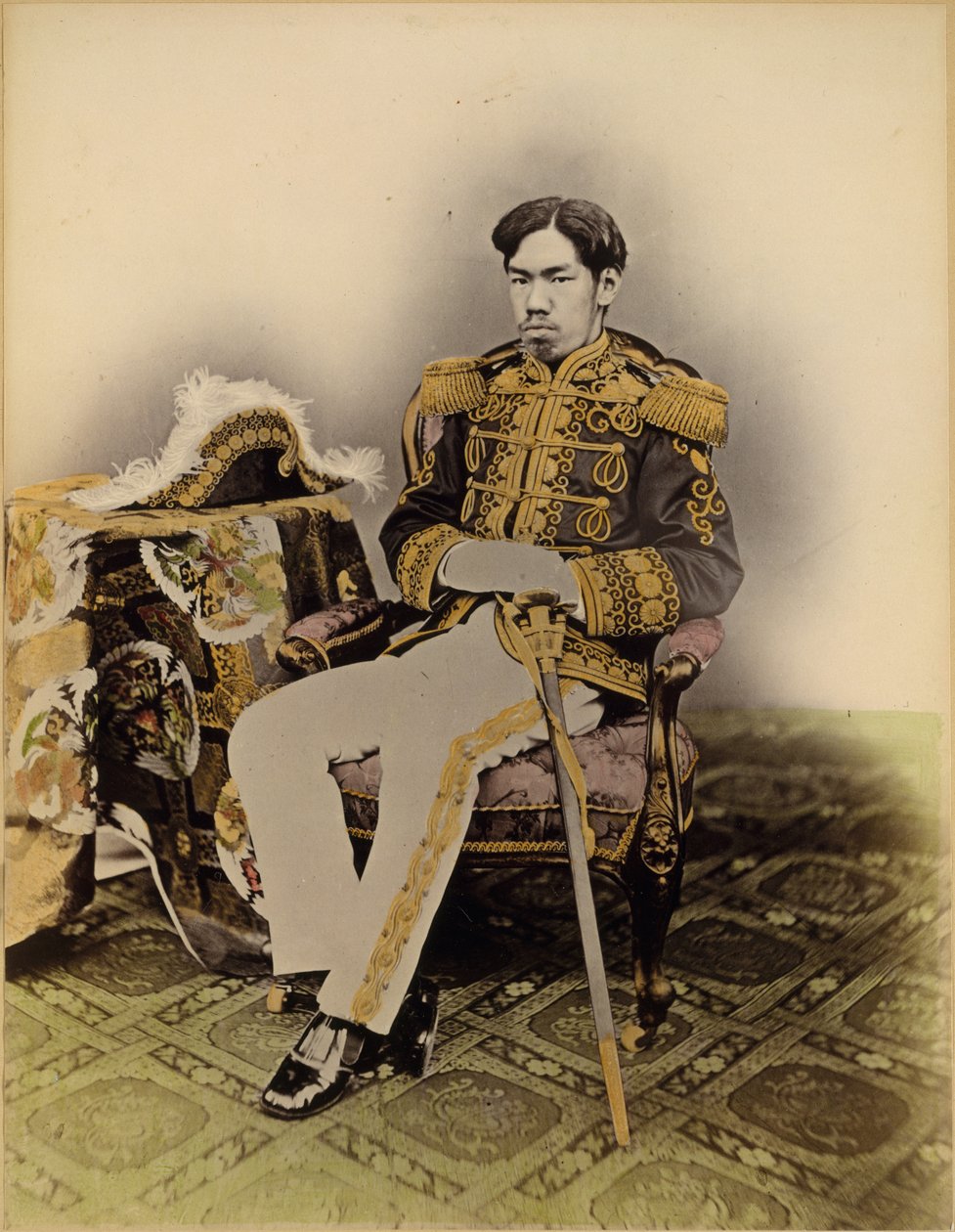 Mutsuhito, Meiji-keisari, 1872 (albumeenihopeaprintti lasinegatiivista, värillä) tekijältä Uchida Kuichi