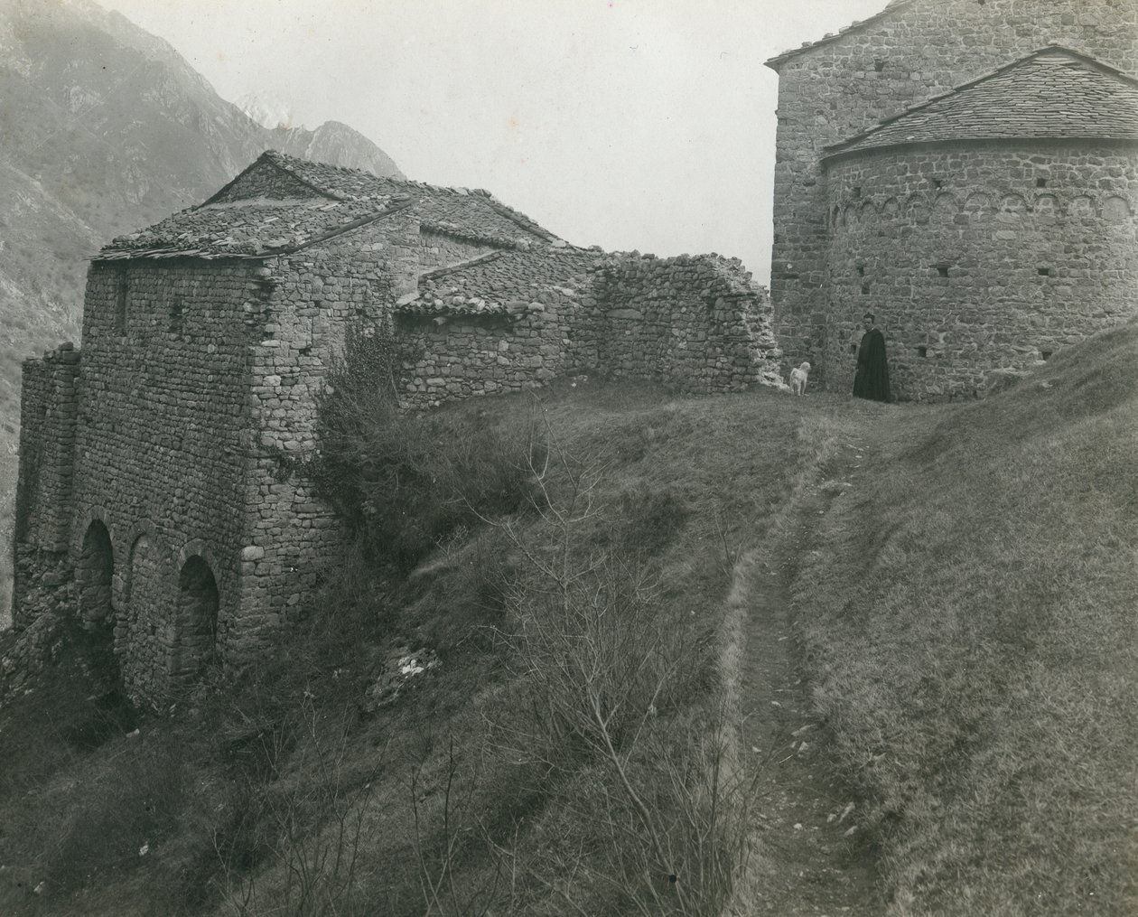 San Pietro al Monten luostari, Civate, Lombardia, Italia, Ugo Monneret de Villardin valokuva, noin 1910. tekijältä Ugo Monneret de Villard