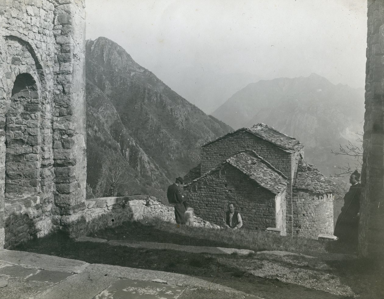 San Pietro al Monten luostari, Civate, Lombardia, Italia, Ugo Monneret de Villardin valokuva, noin 1910. tekijältä Ugo Monneret de Villard