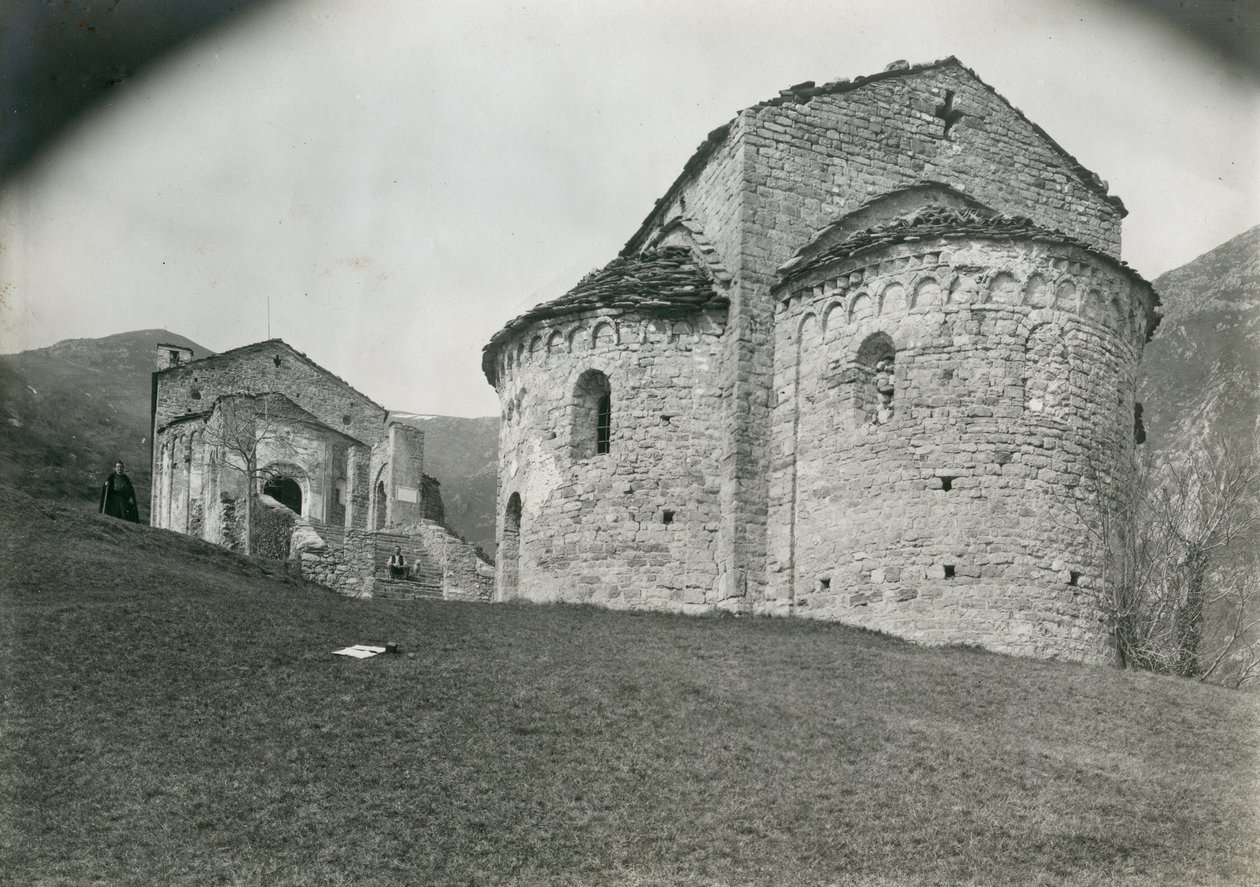 San Pietro al Monten luostarin apsis, Civate, Lombardia, Italia, valokuvaaja Ugo Monneret de Villard, noin 1910. tekijältä Ugo Monneret de Villard