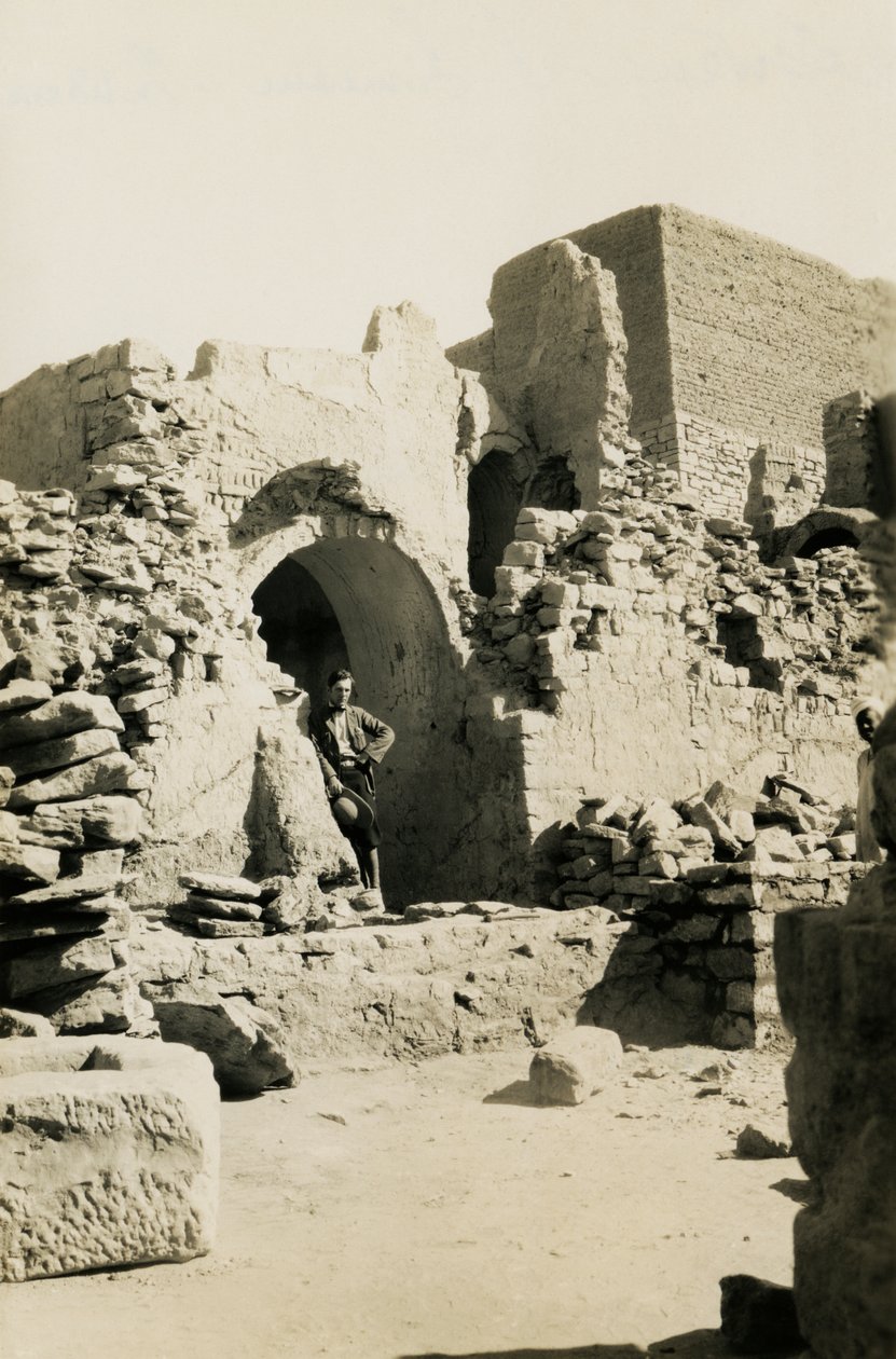 Pyhän Simeonin luostarin suuren säilytystilan (qasr) sisätilat, Assuan, Egypti, valokuvaaja Ugo Monneret de Villard. tekijältä Ugo Monneret de Villard