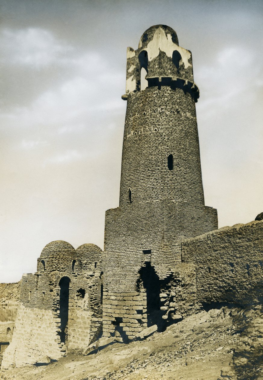 Al-Mashhad al-Baharin minareetti, lähellä Assuania, Egypti, valokuvaaja Ugo Monneret de Villard. tekijältä Ugo Monneret de Villard