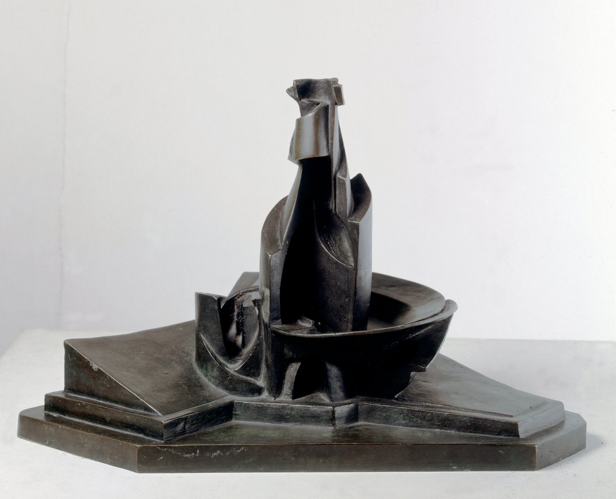 Pullon kehitys avaruudessa (Pullon kehitys avaruudessa) Umberto Boccionin (1882-1916) pronssiveistos 1912 Koko: 38,1 cm Milano, Museo del Novecento tekijältä Umberto Boccioni