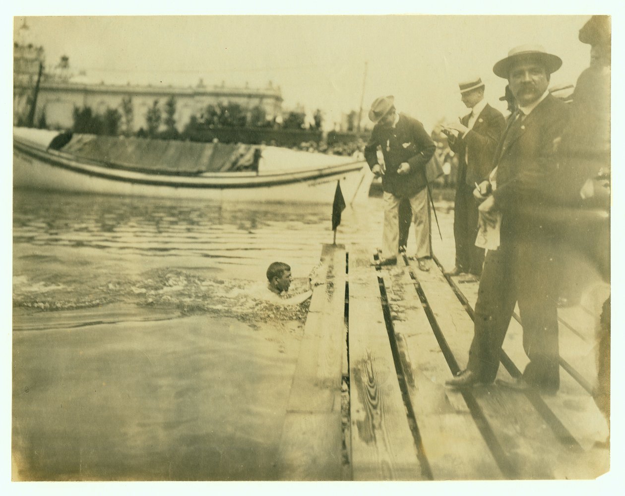 Saksalainen E. Rausche voitti yhden mailin uintimestaruuden, vuoden 1904 olympialaiset tekijältä Unbekannt Unbekannt