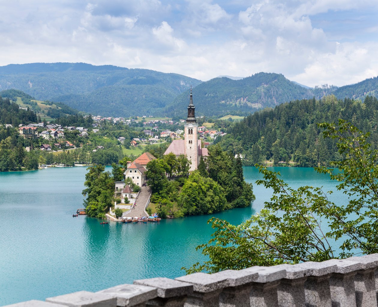 Bled, Slovenia. Neitsyt Marian taivaaseenastumisen kirkko, Bledin saari tekijältä Unbekannt Unbekannt