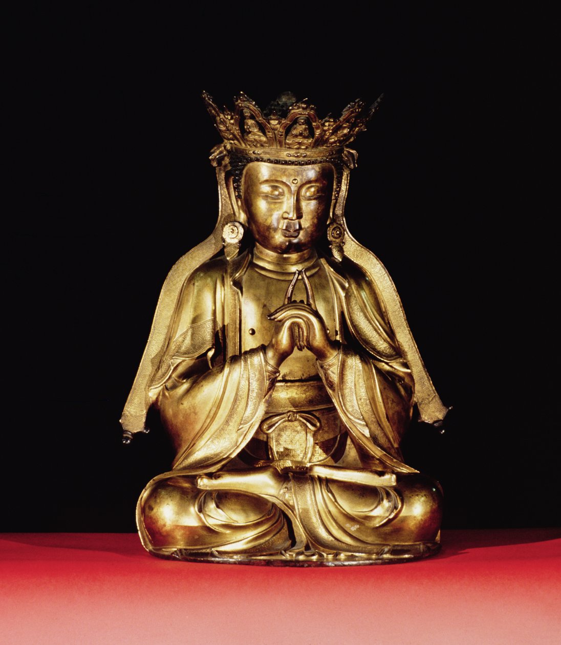 Istuva Buddha (kullattua pronssia) tekijältä Unbekannt Unbekannt