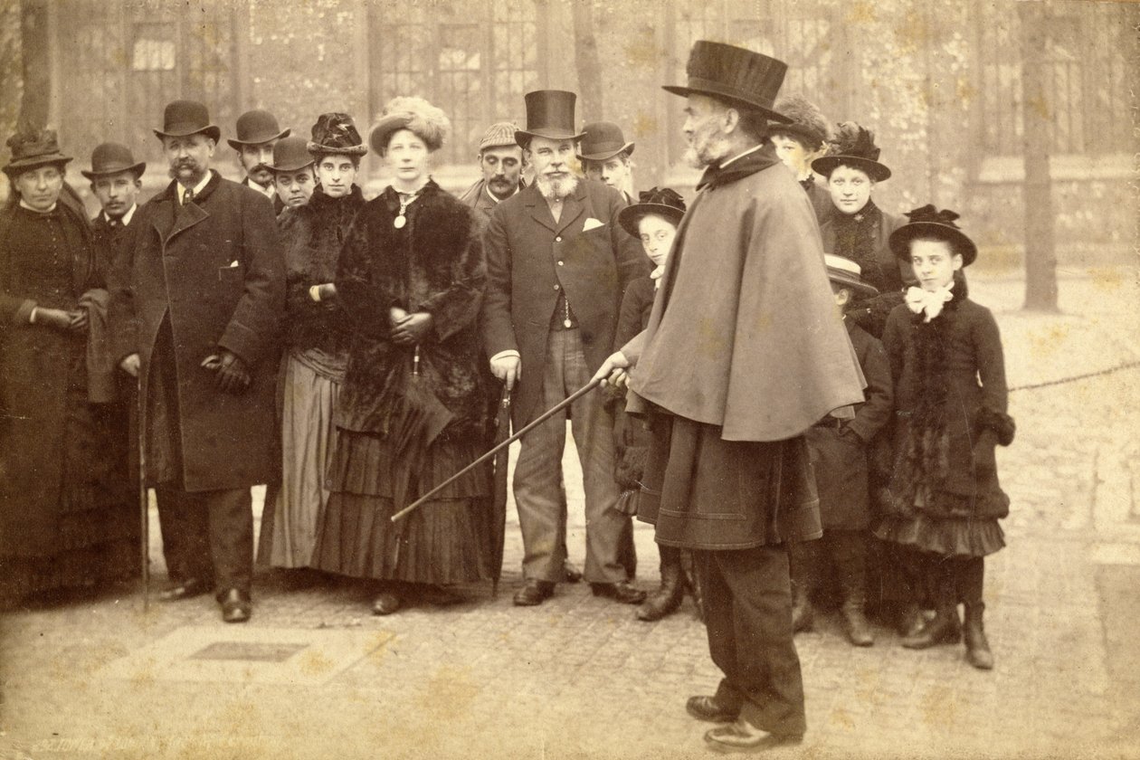 Turistit vierailevat Tower of Londonissa, noin 1880 tekijältä Unbekannt Unbekannt