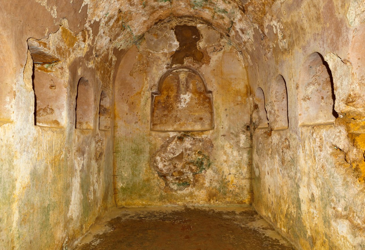 Maanalainen kammio pyöreän mausoleumin alla roomalaisessa hautausmaassa arkeologisessa kompleksissa, Carmona, Sevillan maakunta, Espanja. tekijältä Unbekannt Unbekannt