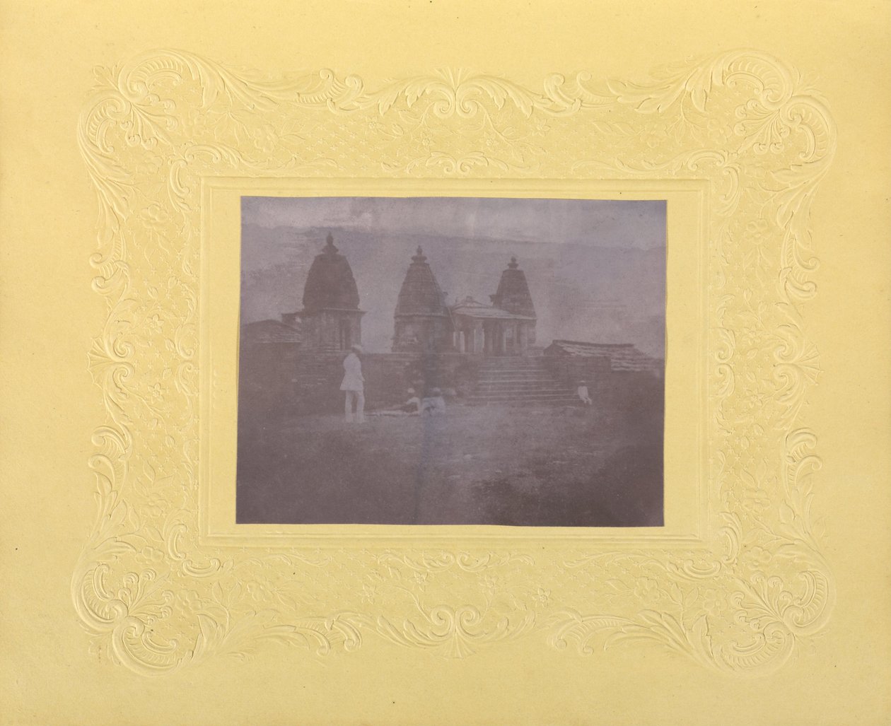 Tuntematon valmistaja, brittiläinen, aktiivinen Intia noin 1843 - (Men Before Three Temples, Intia) tekijältä Unbekannt Unbekannt