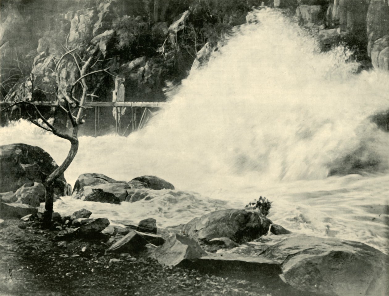 Suuri aalto kaihirotossa, lähellä Launcestonia, 1901. tekijältä Unbekannt