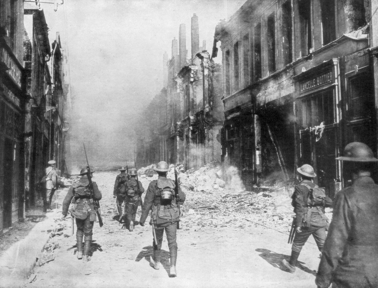 Brittiarmeijan partio, Cambrai, Ranska, ensimmäinen maailmansota, 9. lokakuuta 1918 tekijältä Unbekannt