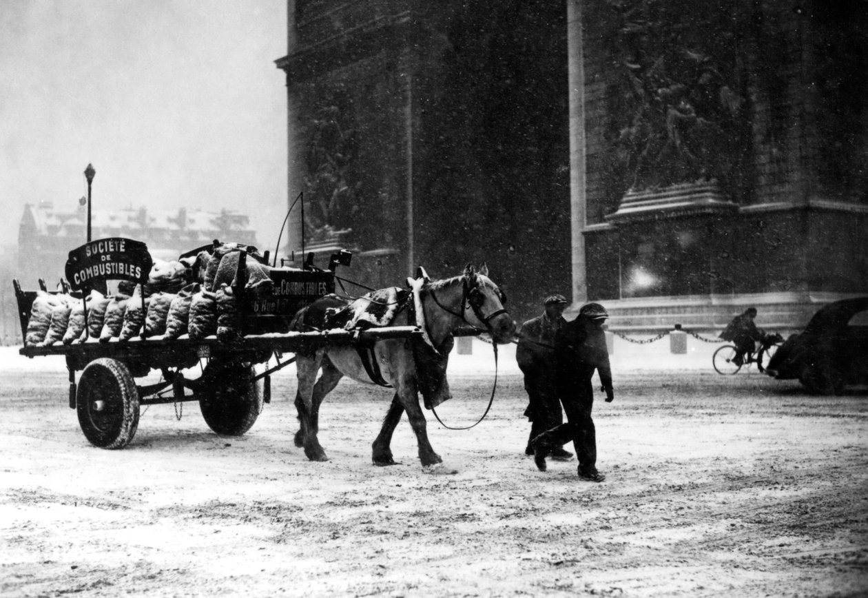 Kärryllinen niukkaa hiiltä, miehitettiin Pariisissa tammikuussa 1941 tekijältä Unbekannt