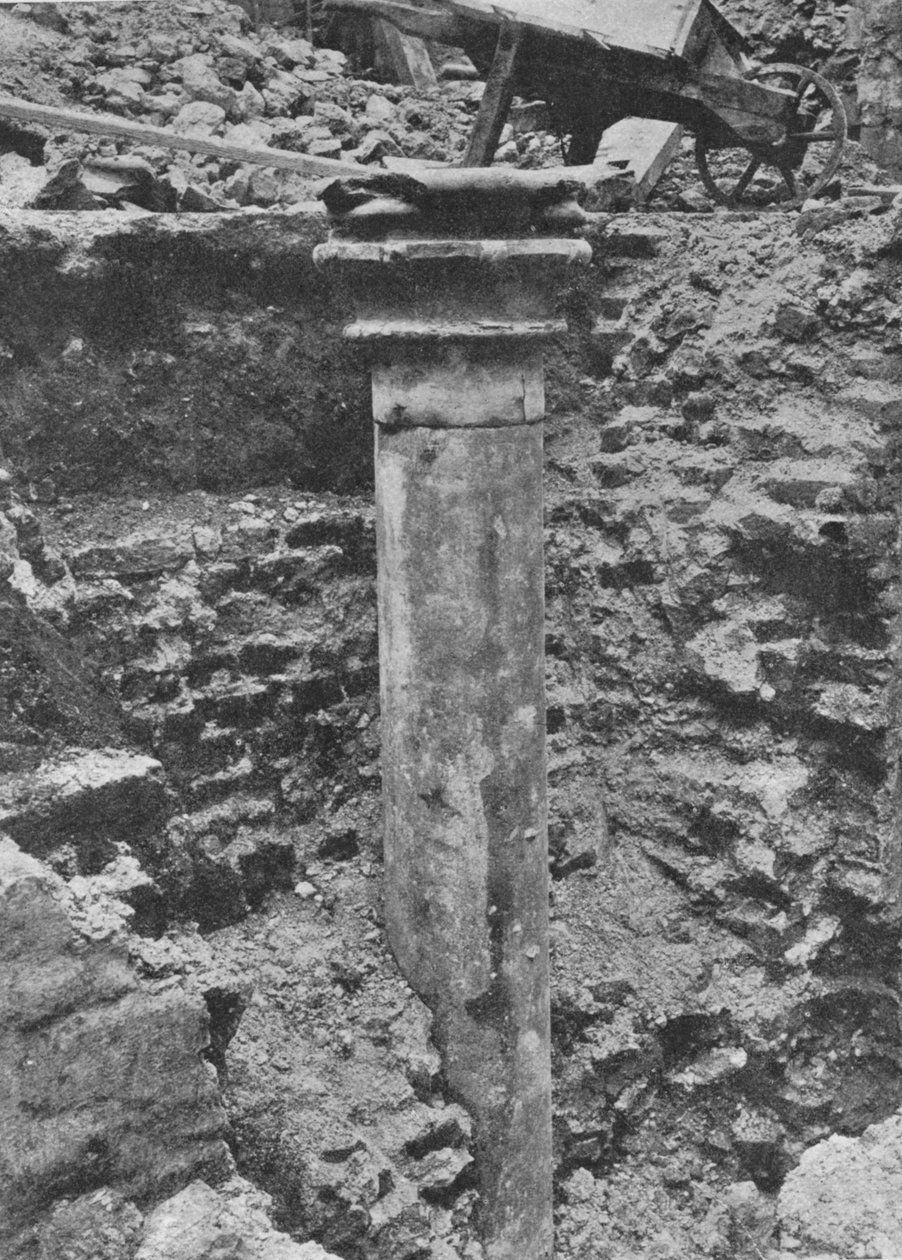Blackfriars Prioryn salin pylväs Lontoon Cityssä, 1906 tekijältä Unbekannt
