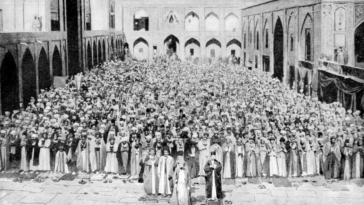 Seurakunta kohtaa pyhää Kaabaa Mekan moskeijassa, Saudi-Arabiassa, 1922 tekijältä Unbekannt