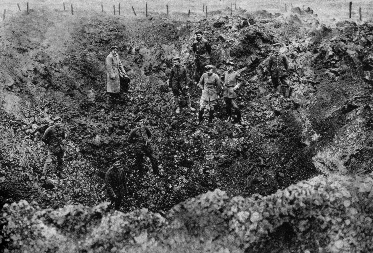 Kaivoksen räjähdyksen aiheuttama kraatteri, Länsirintama, 1917 tekijältä Unbekannt