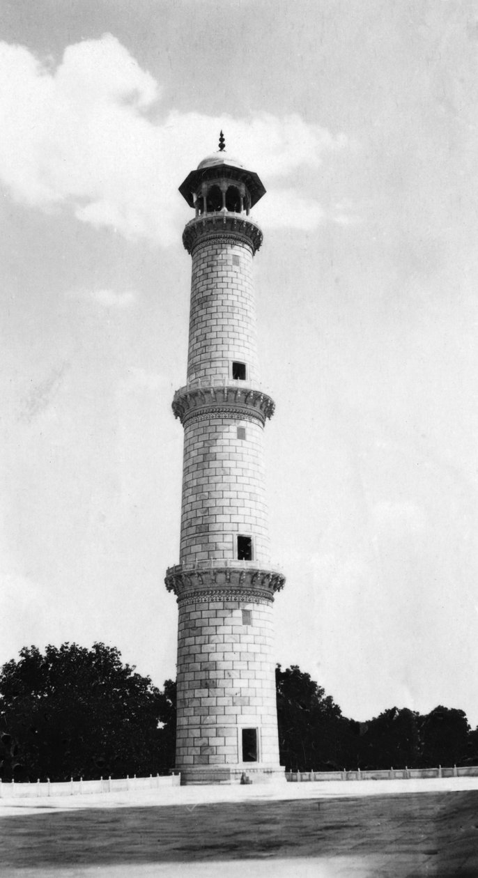 Minareetti Taj Mahalissa, Agrassa, Intiassa, 1916-1917 tekijältä Unbekannt