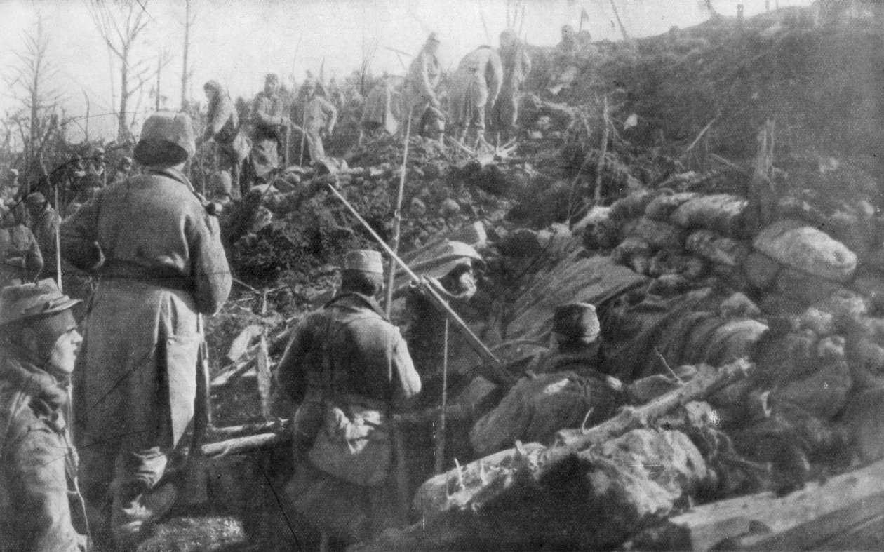 Hylätyt saksalaiset juoksuhauhat, Epargesin harju, lähellä Verdunia, Ranska, elokuu 1915 tekijältä Unbekannt