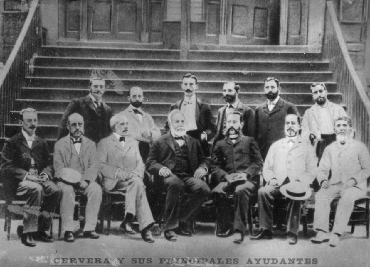 Amiraali Cervera ja hänen pääupseerinsa, mukaan lukien kapteeni Eulate, 1910 tekijältä Unbekannt
