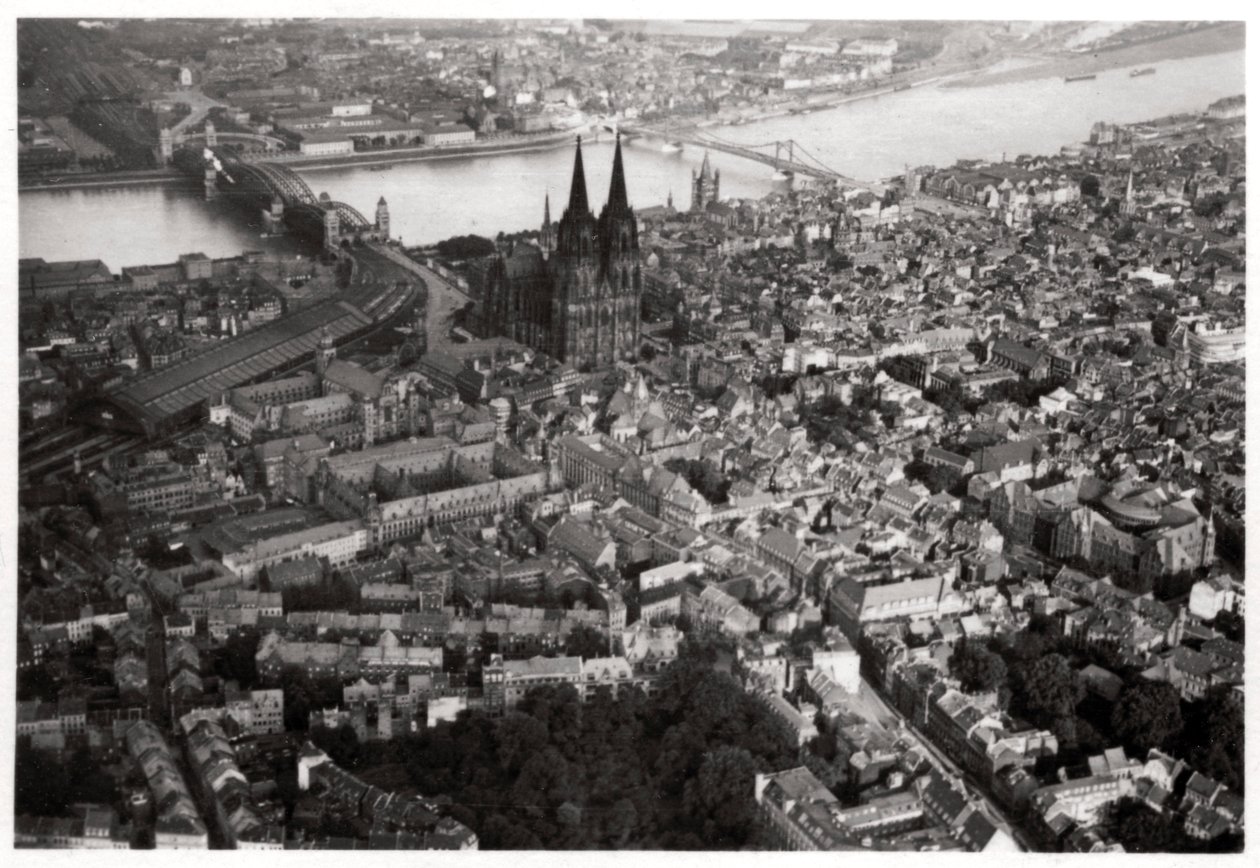 Ilmakuva Kölnistä, Nordrhein-Westfalenista, Saksasta, Zeppelinistä, c1931 1933 tekijältä Unbekannt
