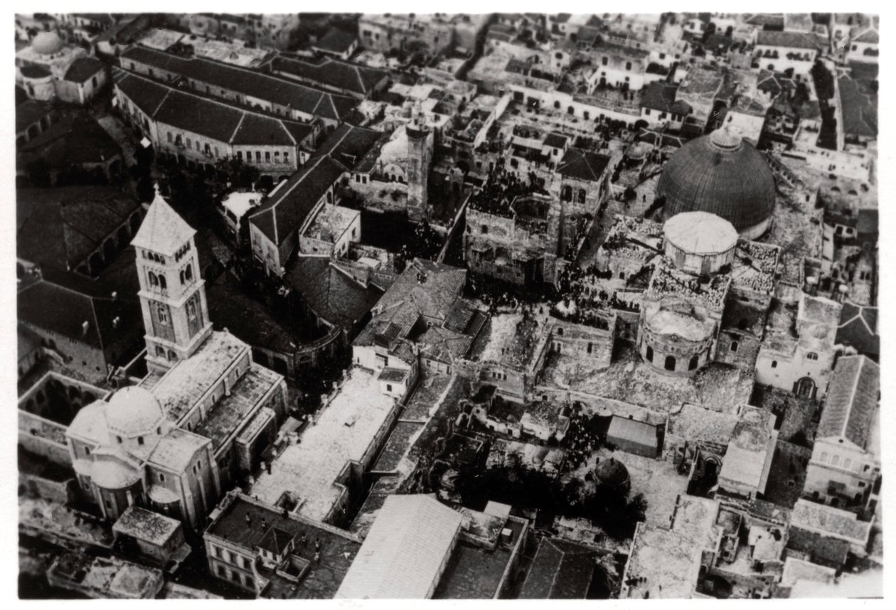 Ilmakuva Pyhän haudan kirkosta, Jerusalem, Palestiina, Zeppelinistä, 1931 1933 tekijältä Unbekannt