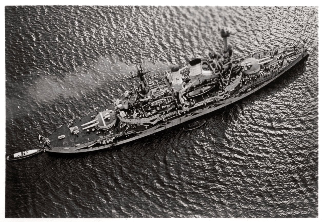 Ilmakuva saksalaisesta taistelulaivasta SMS Schlesien, Zeppelinistä, c1931 1933 tekijältä Unbekannt