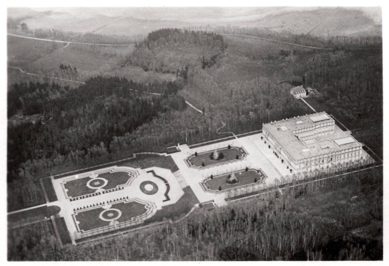 Ilmakuva Herrenchiemseen palatsista, Baijerista, Saksasta, Zeppelinistä, c1931 1933 tekijältä Unbekannt