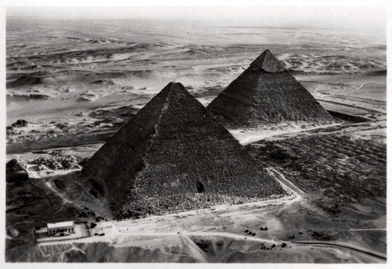 Ilmakuva Gizan pyramideista, Egyptistä, Zeppelinistä, 1931 1933 tekijältä Unbekannt