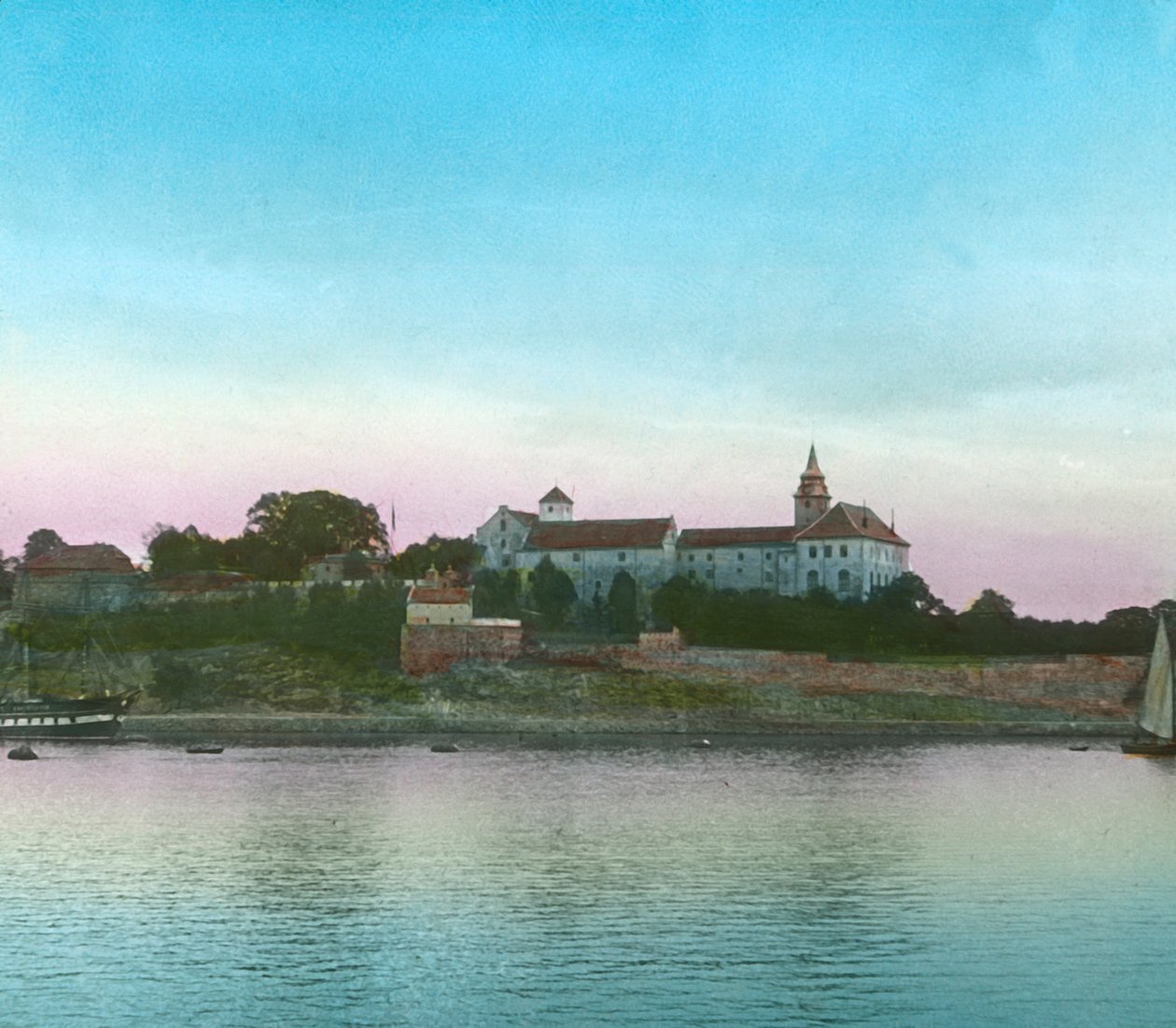 Akershusin linnoitus, Christiania, Oslo, Norja, 1800-luvun loppu - 1900-luvun alku. tekijältä Unbekannt