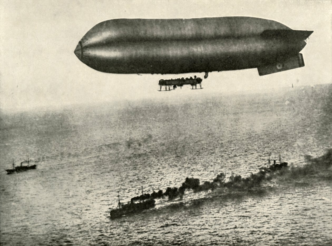 Ilmalaiva saattueessa, 1919. tekijältä Unbekannt