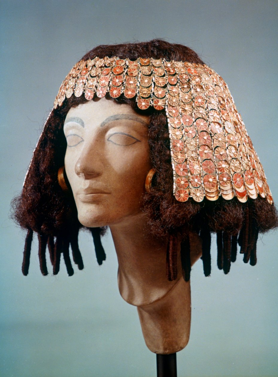 Muinainen egyptiläinen päähine ja korvakorut, 17. dynastia, 1500-1300 eKr. tekijältä Unbekannt