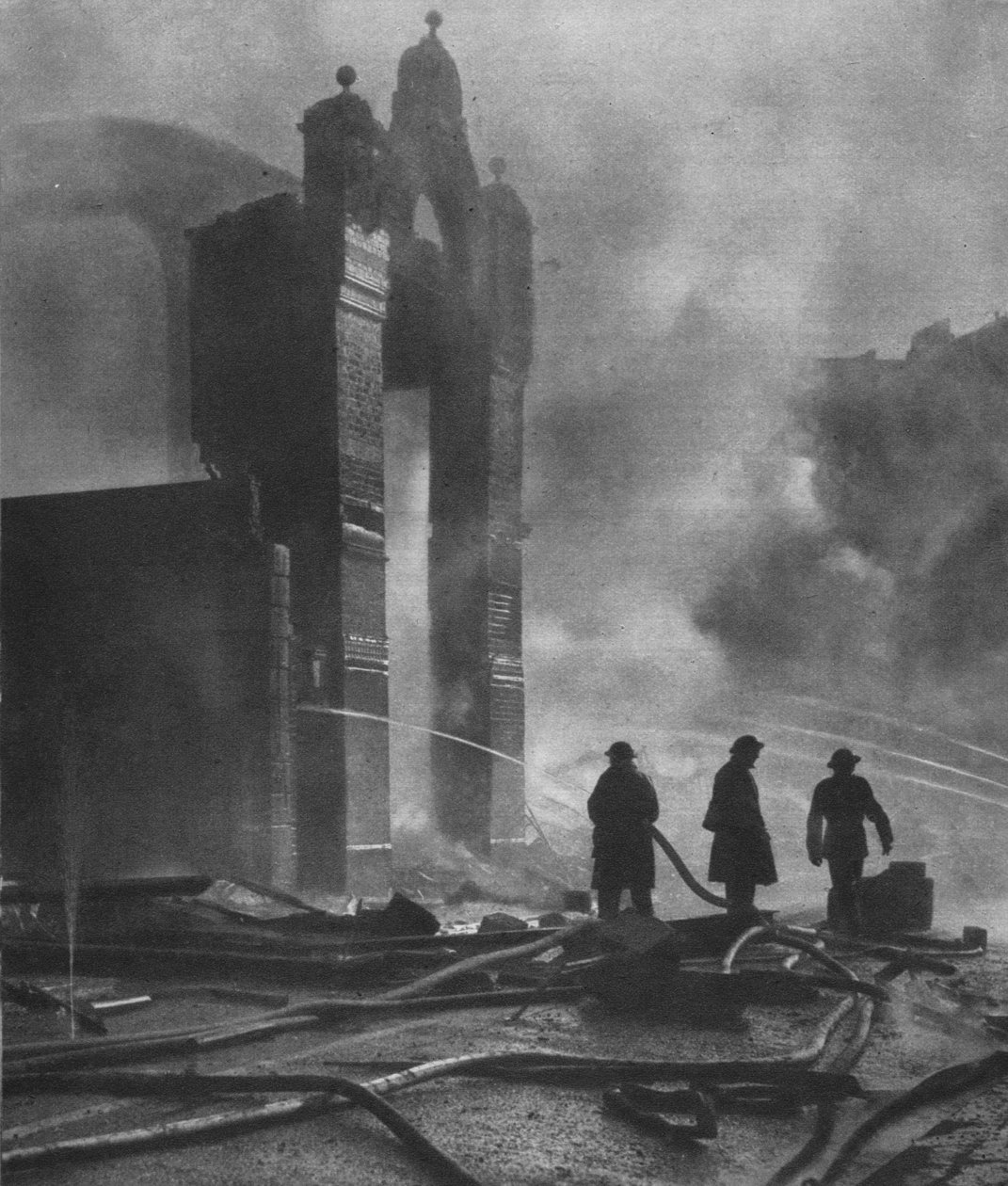 Ja taistelun kuumuus, 1941 1942 tekijältä Unbekannt