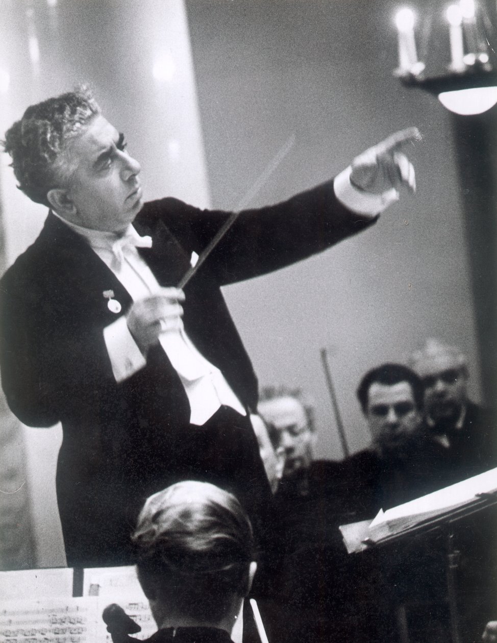 Aram Khachaturian, neuvosto-armenialainen säveltäjä, 1960-luku tekijältä Unbekannt