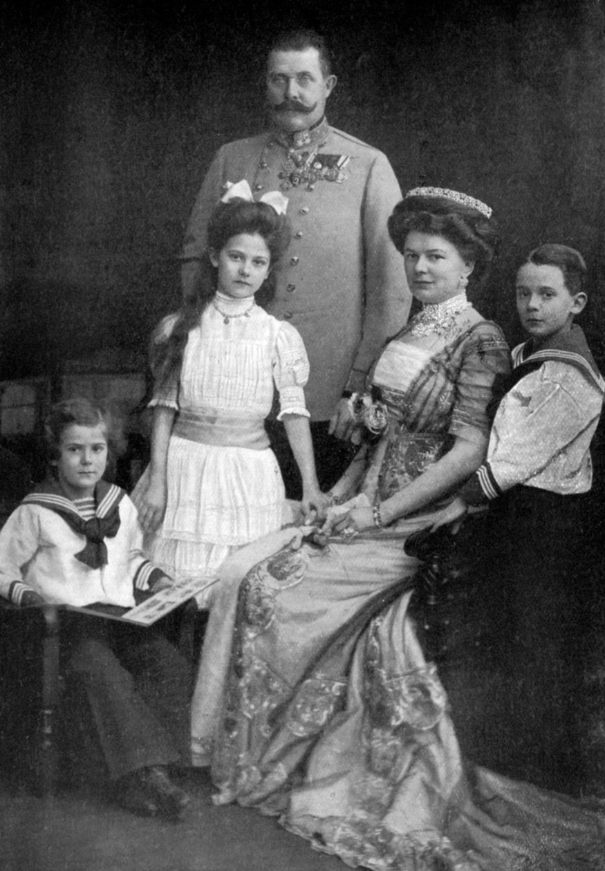 Itävallan arkkiherttua Franz Ferdinand perheineen, c1910 c1920 tekijältä Unbekannt