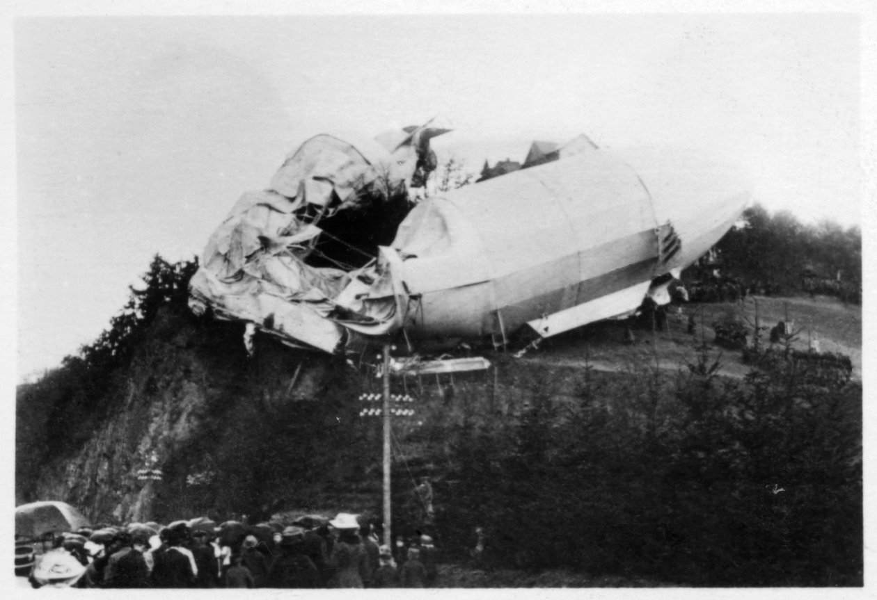 Army Zeppelin Z2 LZ5 jumissa lähellä Weilburgia myrskyn aikana, Saksa, 1910 1933 tekijältä Unbekannt