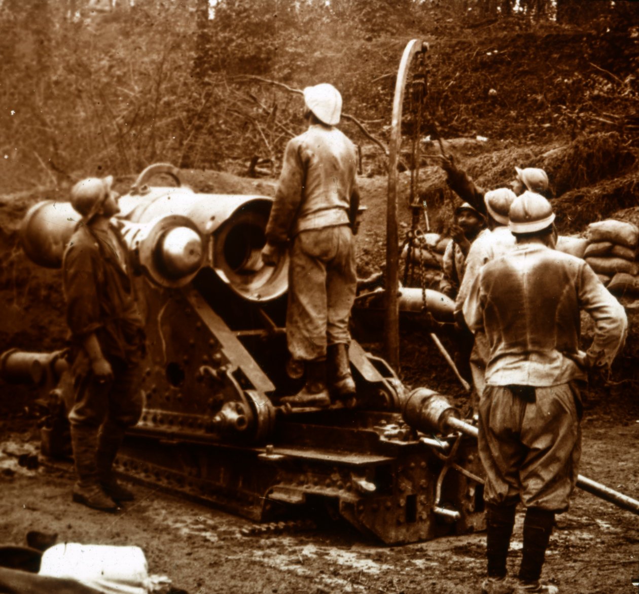 Tykistö, Bois du Chatelet, Ranska, c1914-c1918 tekijältä Unbekannt