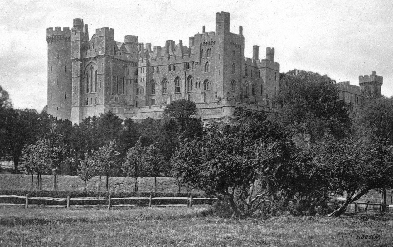 Arundelin linna, Arundel, Länsi-Sussex, 1900-1920-luku tekijältä Unbekannt