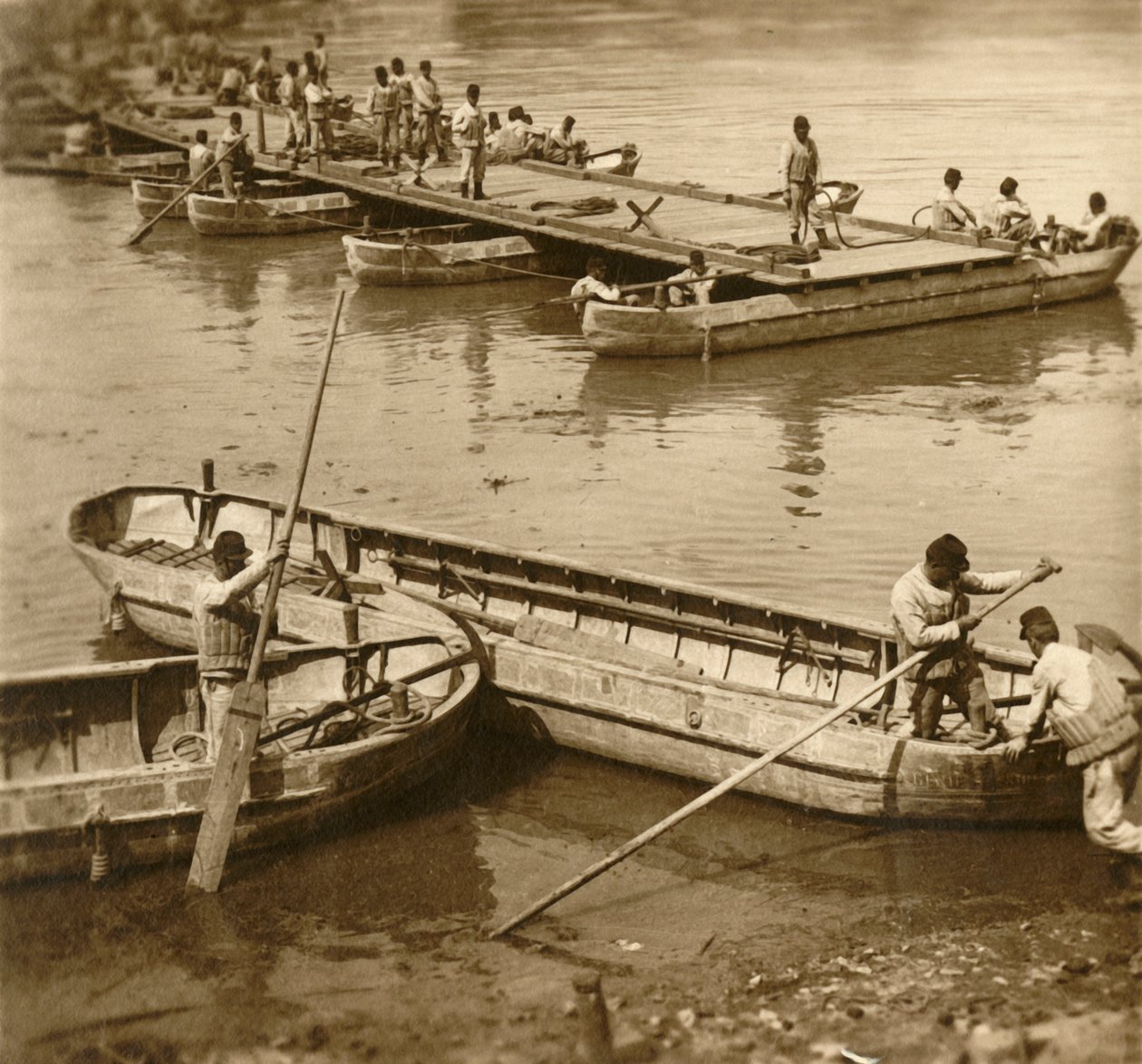 Ponttonisillan kokoaminen, c1914-c1918 tekijältä Unbekannt