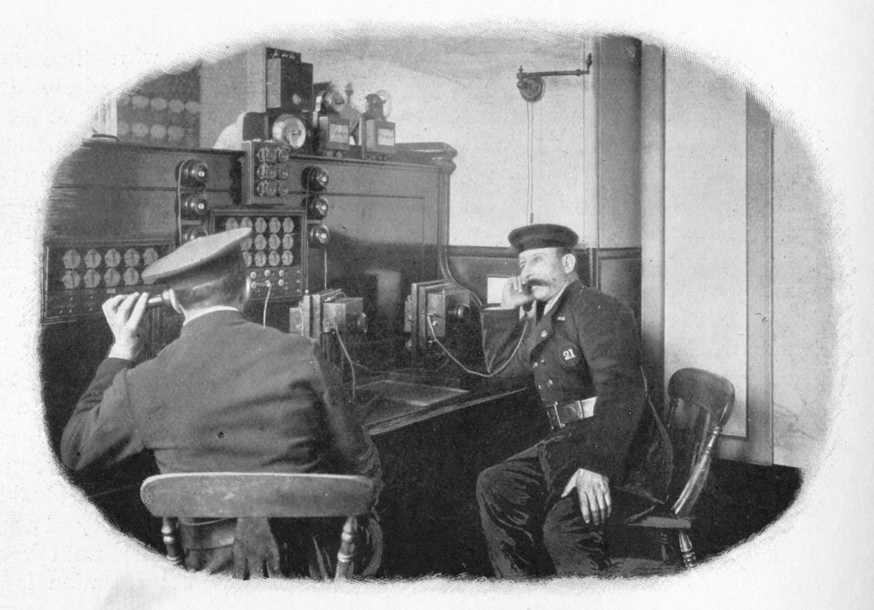 Puhelimessa, London Fire Brigade, c1900 1901 tekijältä Unbekannt