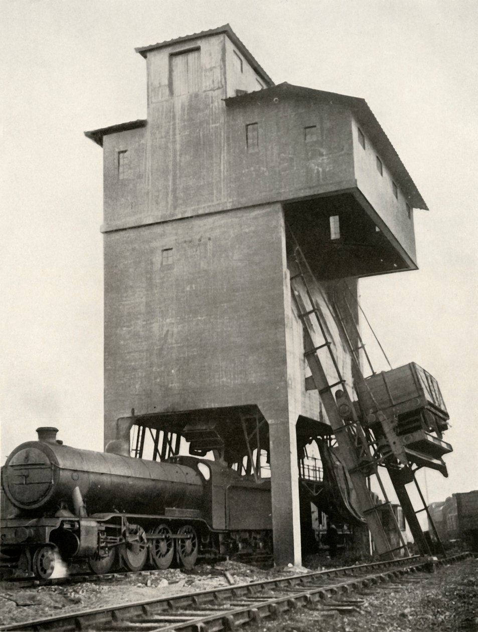 Automaattinen hiiletys Hornseyn asemalla, Middlesex, 1935. tekijältä Unbekannt