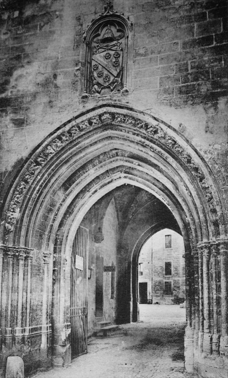 Avignon - Paavin palatsi. - Pääsisäänkäynti. - Ja Clément VI:n heraldikka, 1925 tekijältä Unbekannt