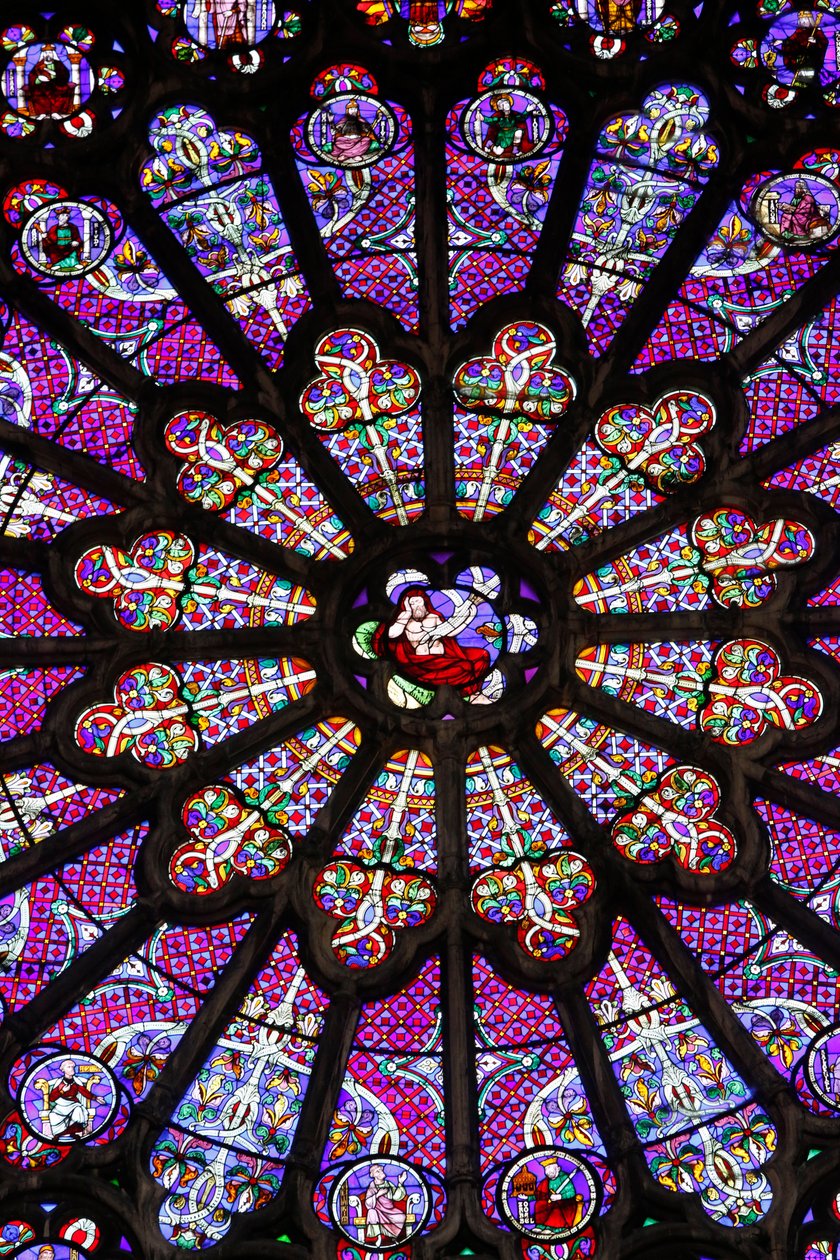 Pyhän basilika, Denis, pohjoinen risteys, lasimaalaus (yksityiskohta), ruusuikkuna keskimmäisen portin yläpuolella, Saint-Denis, Ranska tekijältä Unbekannt
