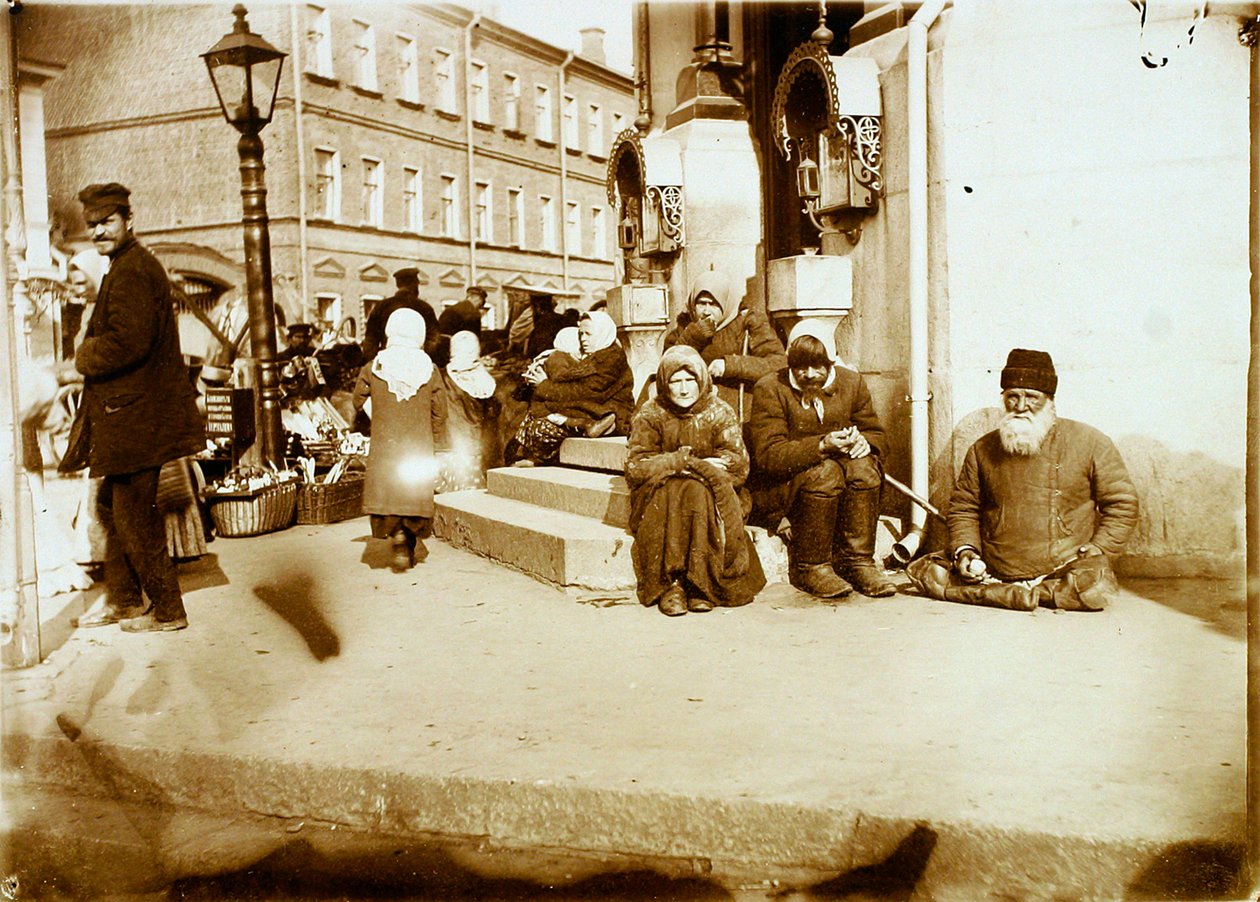 Kerjäläisiä Valaam-luostarin edessä, Moskova, Venäjä, 1907 tekijältä Unbekannt
