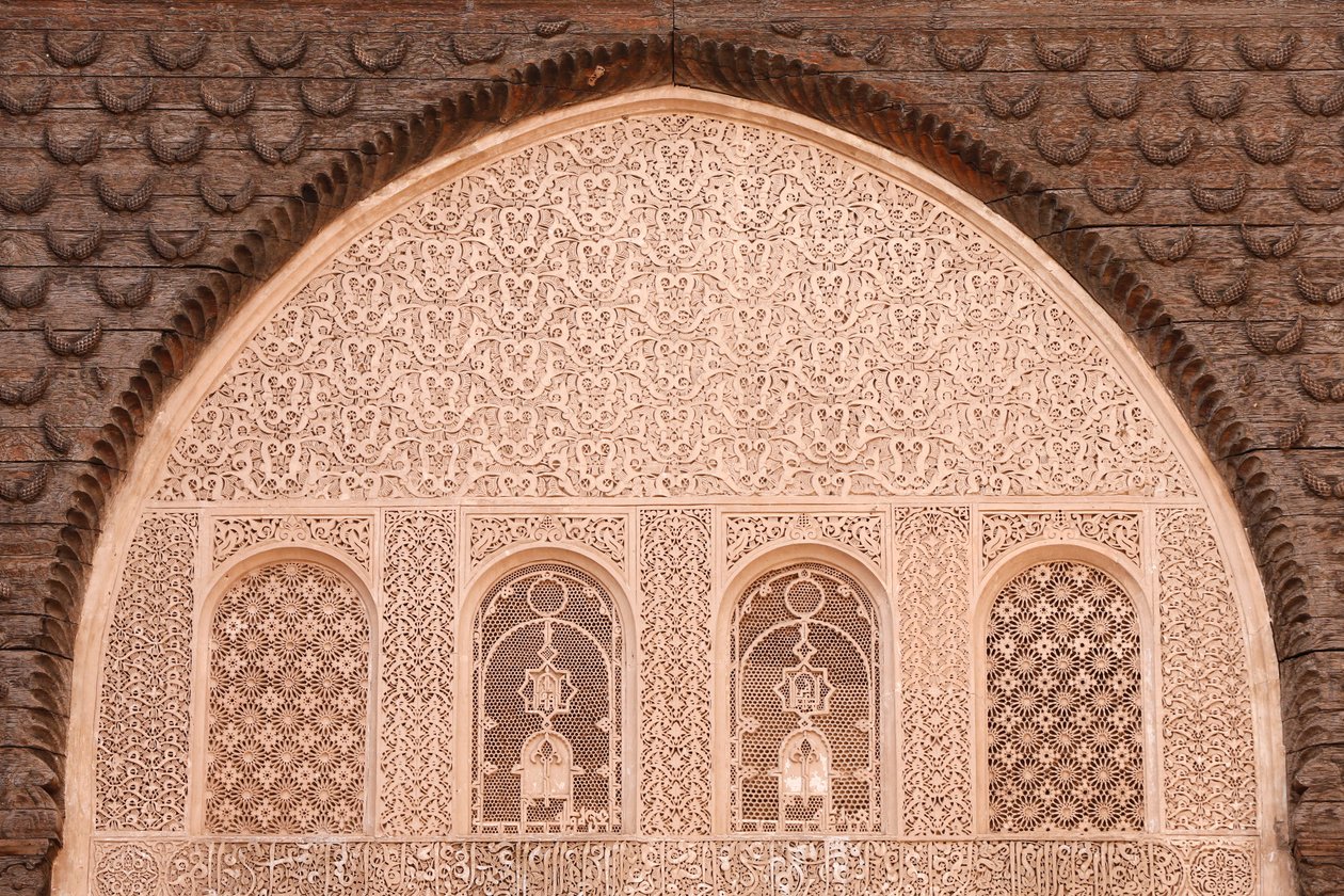 Ben Youssef Medersa on Marokon suurin Medersa, alunperin uskonnollinen koulu, joka perustettiin Abou el Hassanin johdolla, Marrakech, Marokko tekijältä Unbekannt
