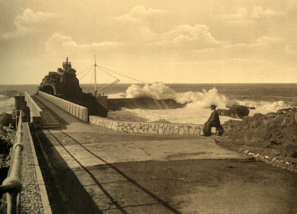 Biarritz - Rocher de la Viergessä suurten remppien toimesta, vuodelta 1930. tekijältä Unbekannt