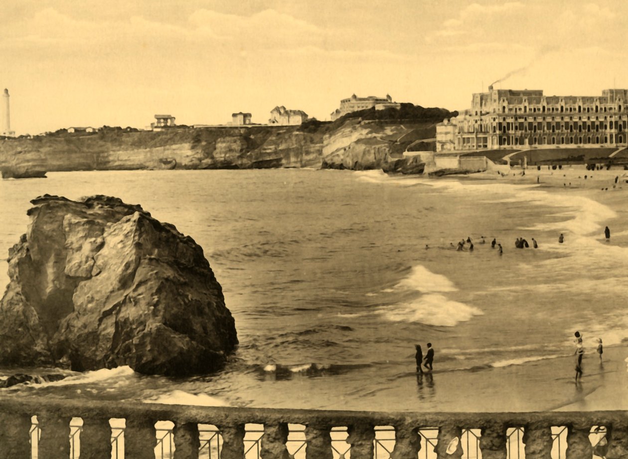 Biarritz - Hotel du Palais and the Bay, vuodelta 1930. tekijältä Unbekannt